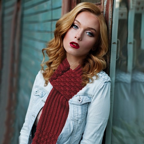 Britt/'s Knits Pull-through Ultra-Soft Ribbed and Popcorn Style Scarf with Fringe